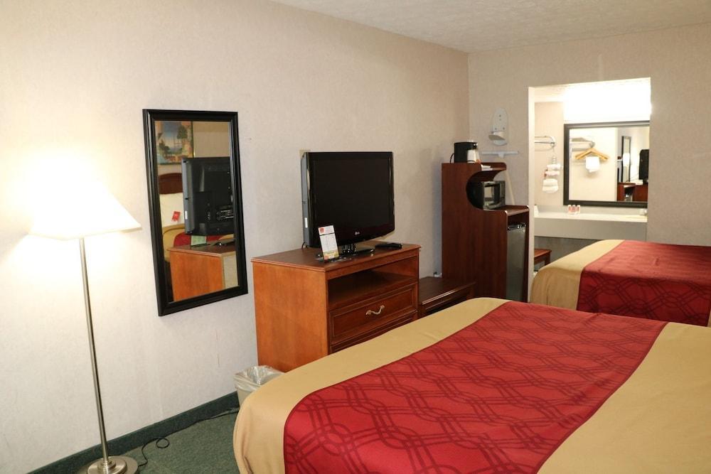 Red Roof Inn Walton - Richwood Bagian luar foto