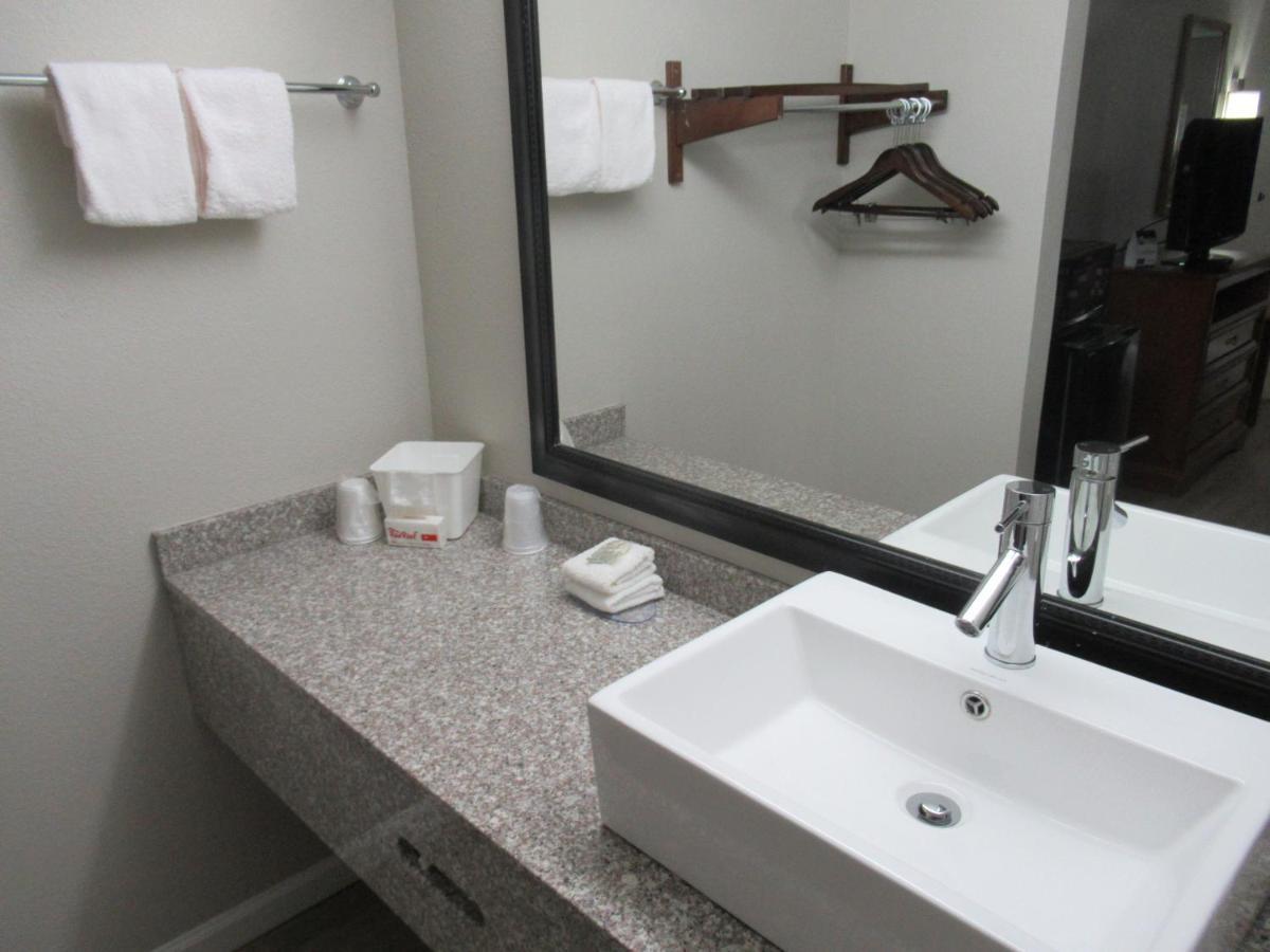 Red Roof Inn Walton - Richwood Bagian luar foto