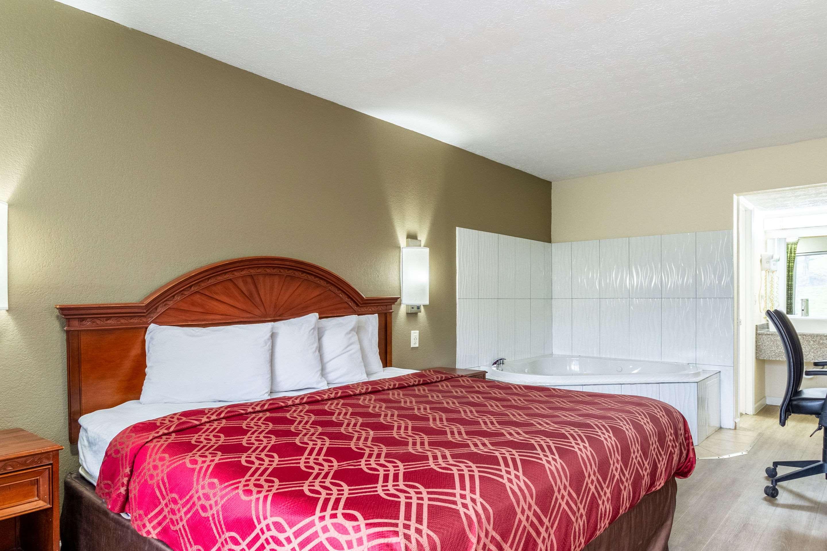 Red Roof Inn Walton - Richwood Bagian luar foto