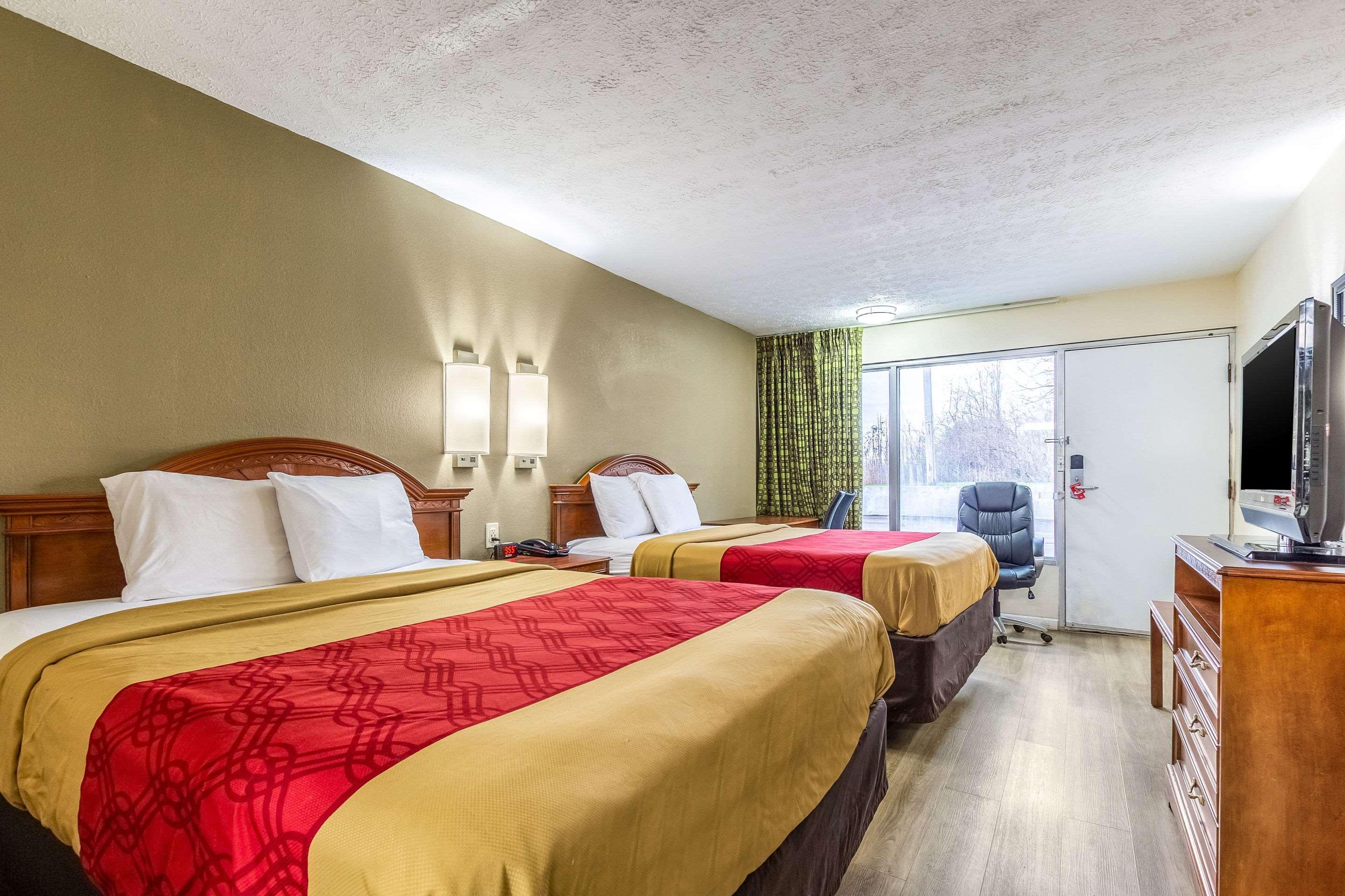 Red Roof Inn Walton - Richwood Bagian luar foto