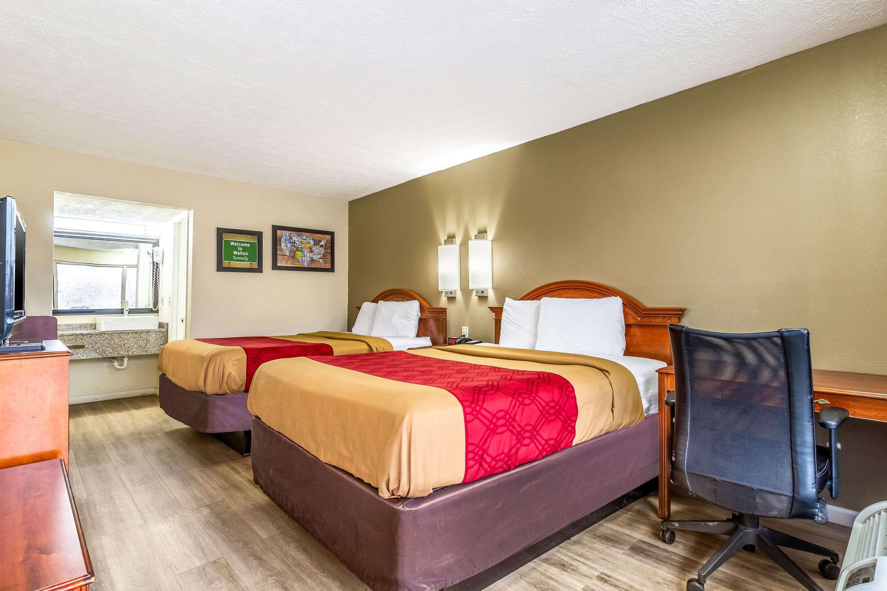 Red Roof Inn Walton - Richwood Bagian luar foto