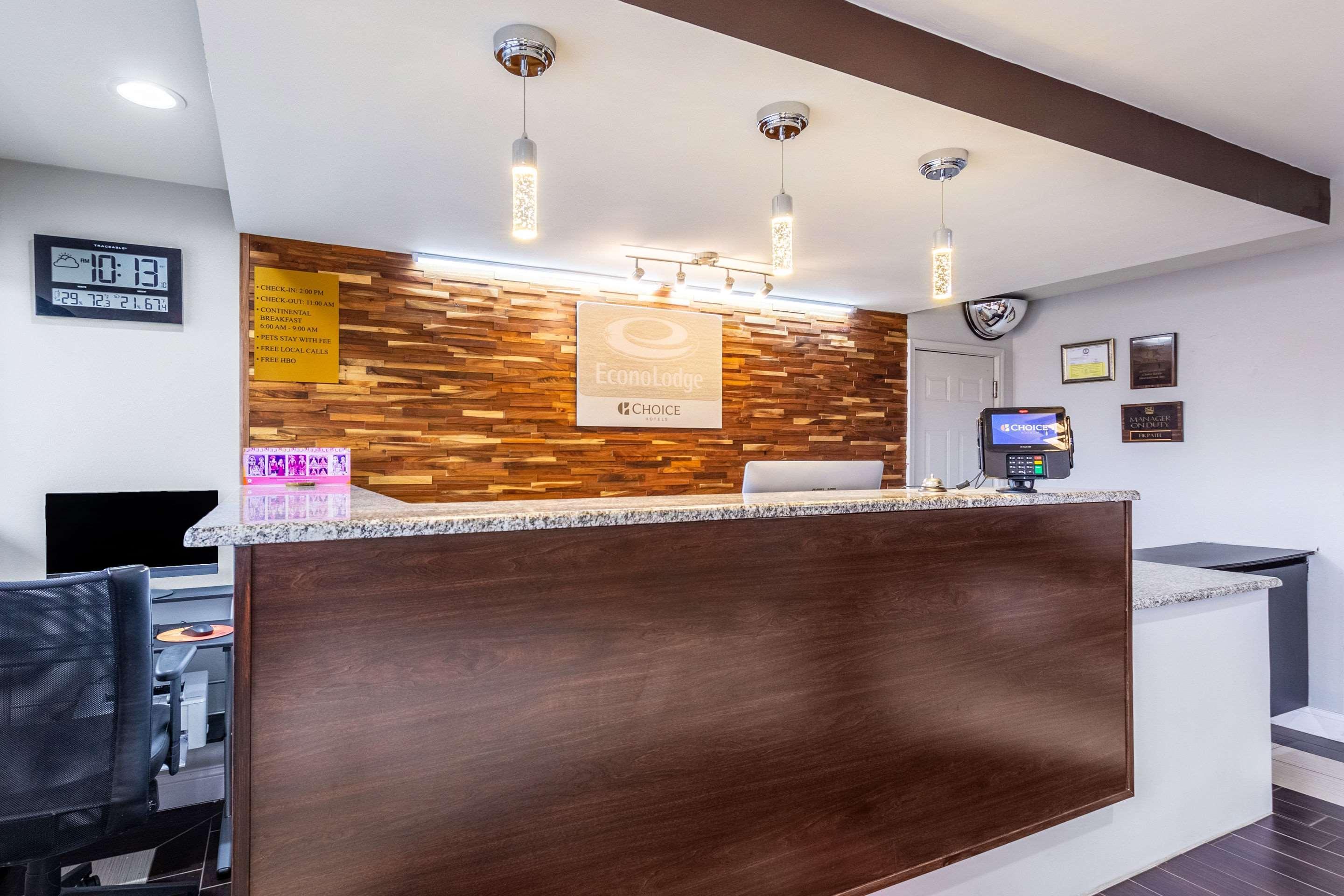 Red Roof Inn Walton - Richwood Bagian luar foto