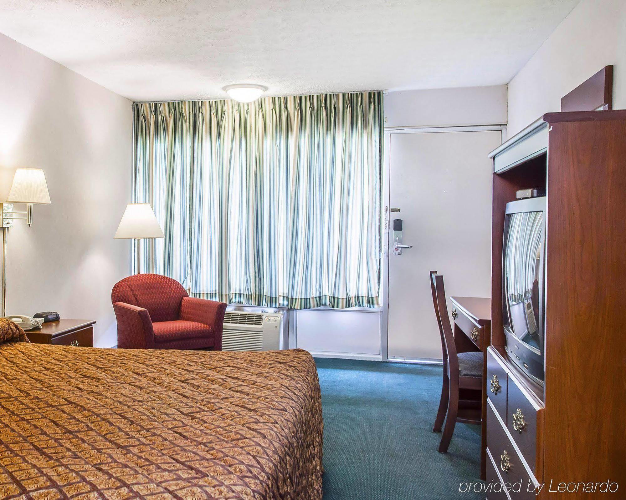 Red Roof Inn Walton - Richwood Bagian luar foto